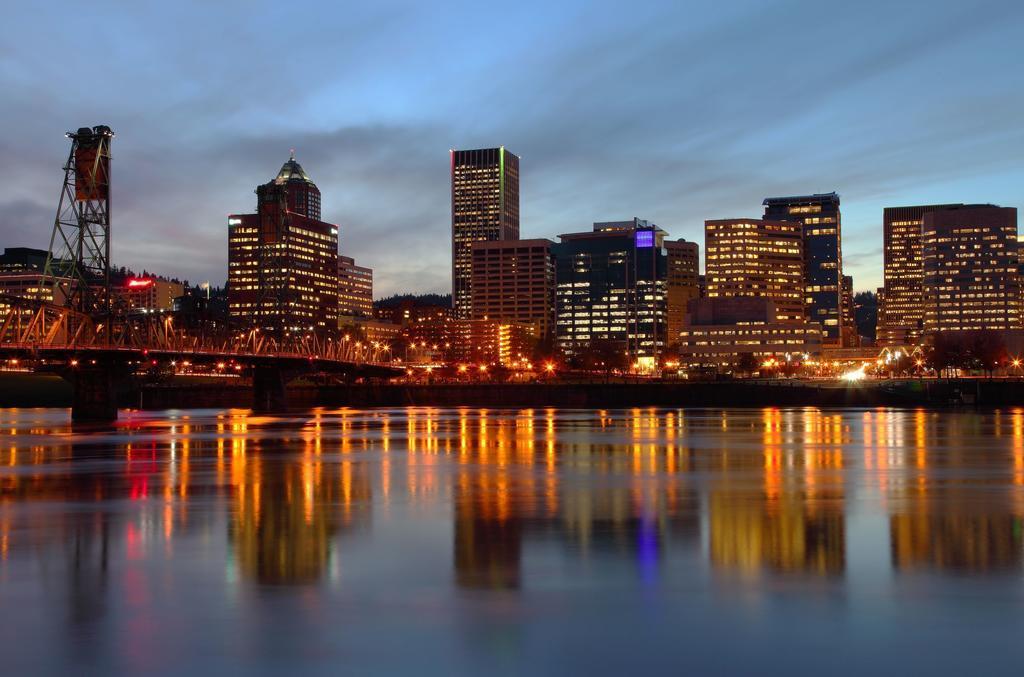 Готель Super 8 By Wyndham Portland Airport Екстер'єр фото