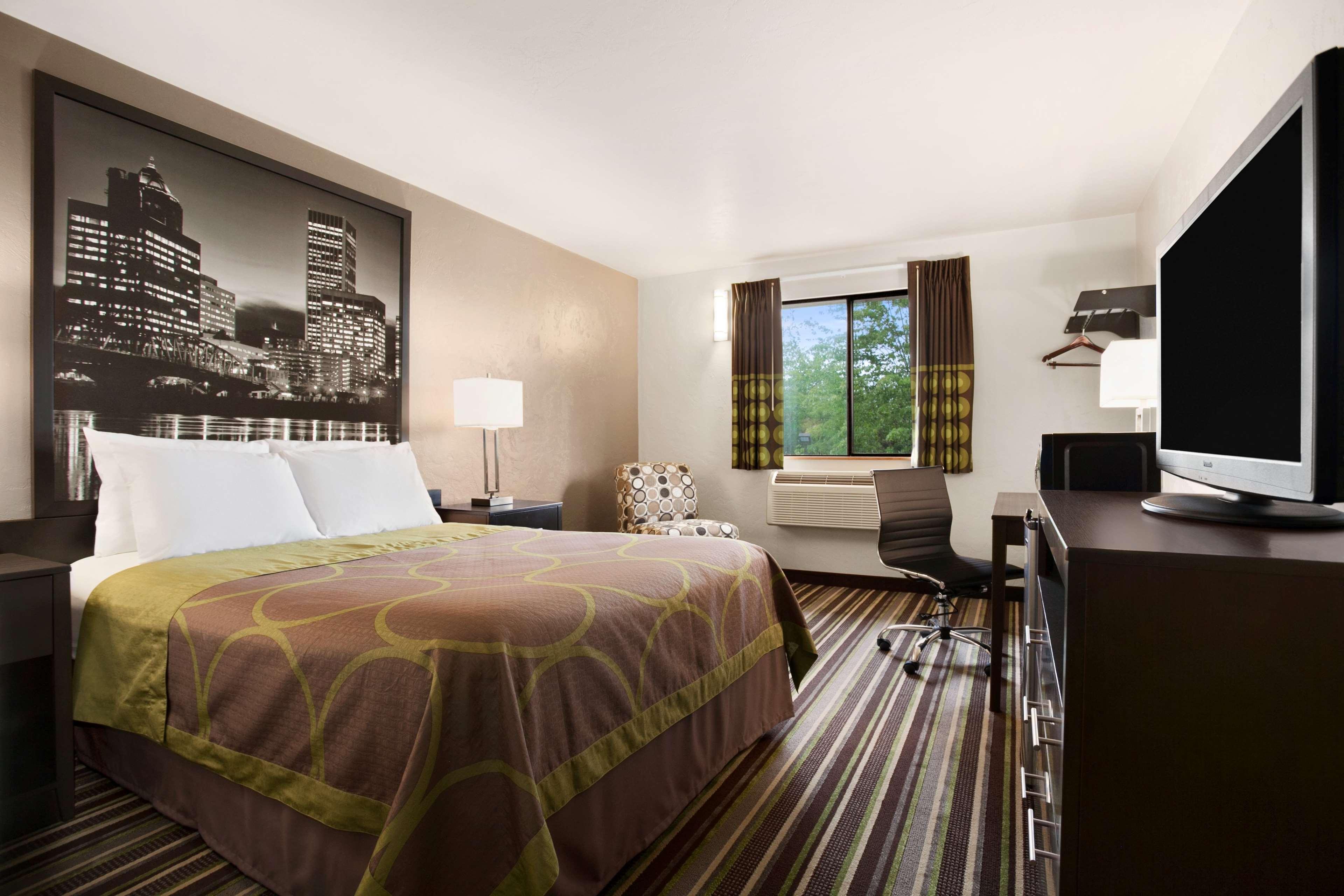 Готель Super 8 By Wyndham Portland Airport Екстер'єр фото