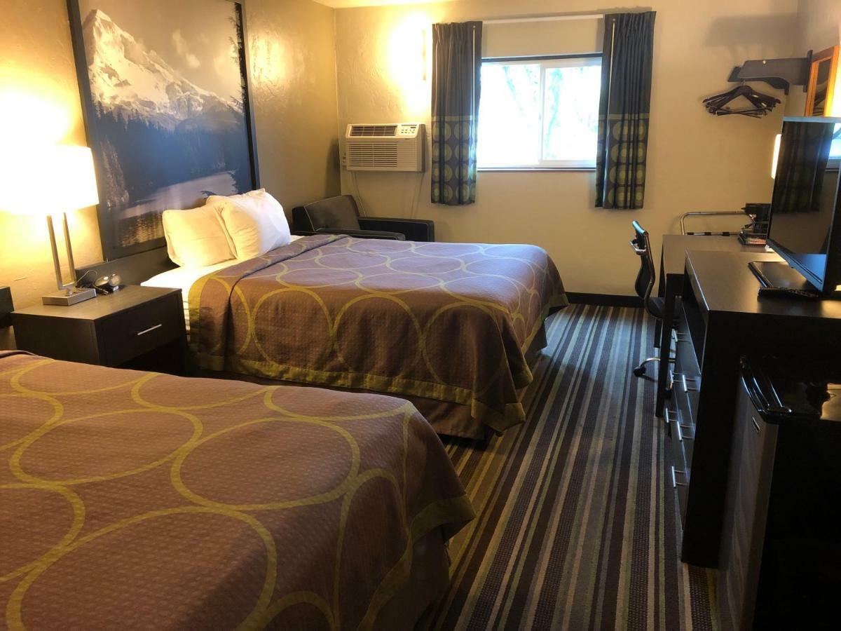 Готель Super 8 By Wyndham Portland Airport Екстер'єр фото